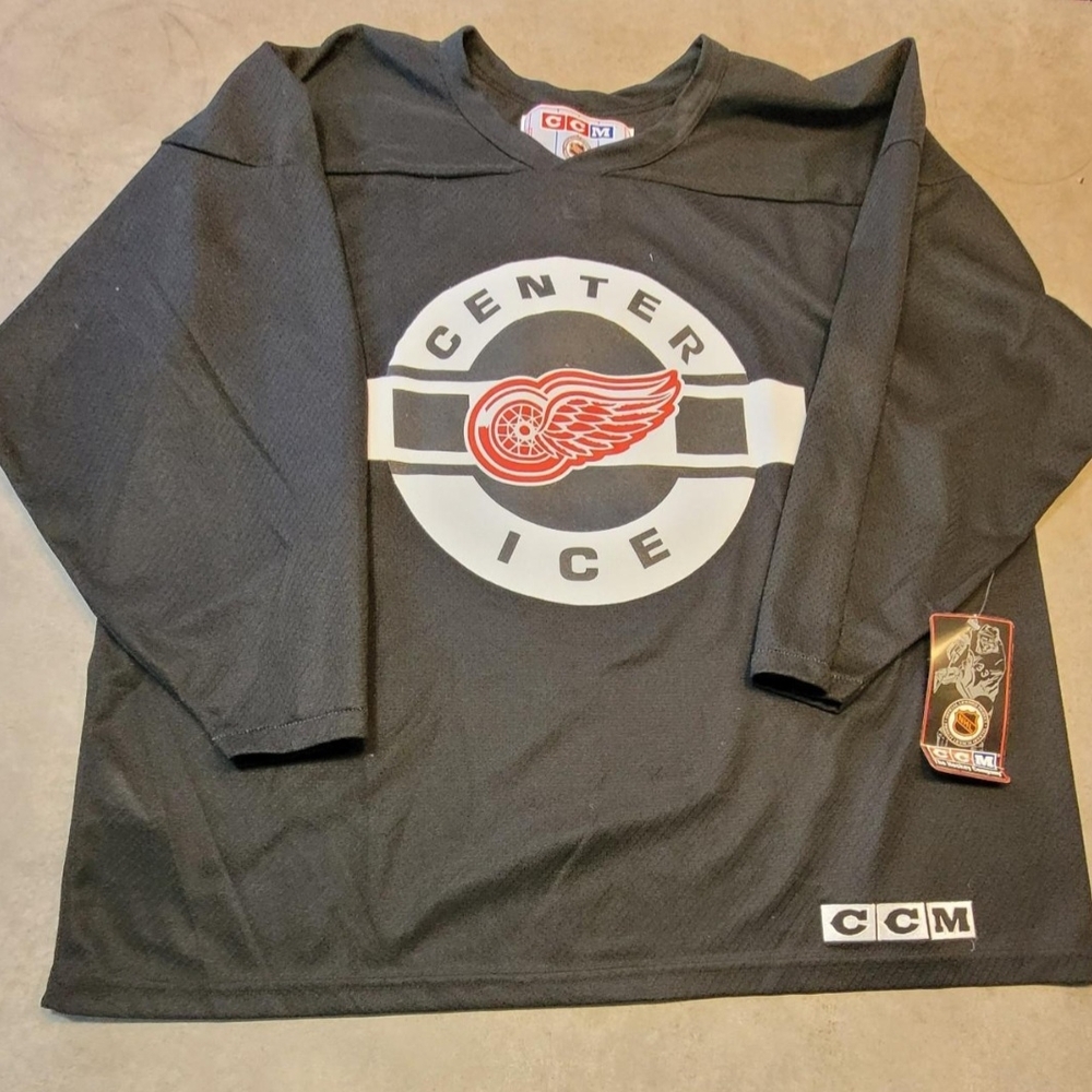 Detroit Red Wings practice Jersey on CCM - Made in Canada